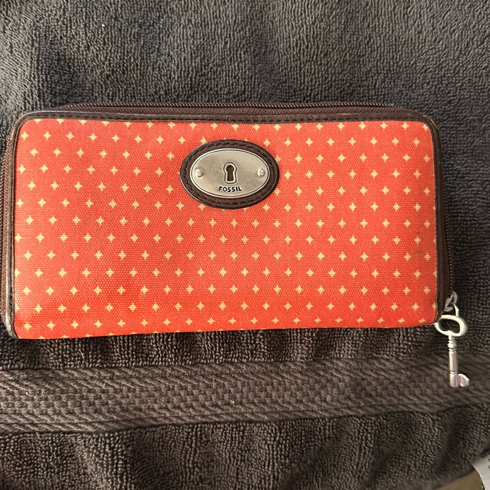 fossil wallet